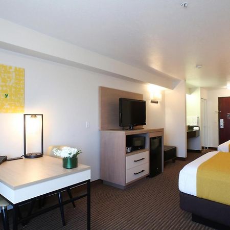 Oxford Suites Spokane Valley Buitenkant foto