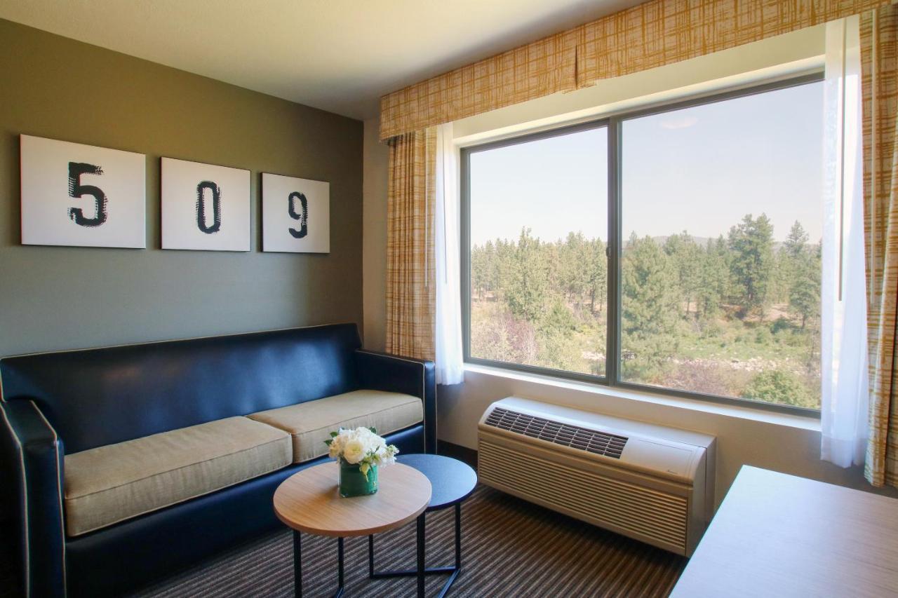 Oxford Suites Spokane Valley Buitenkant foto