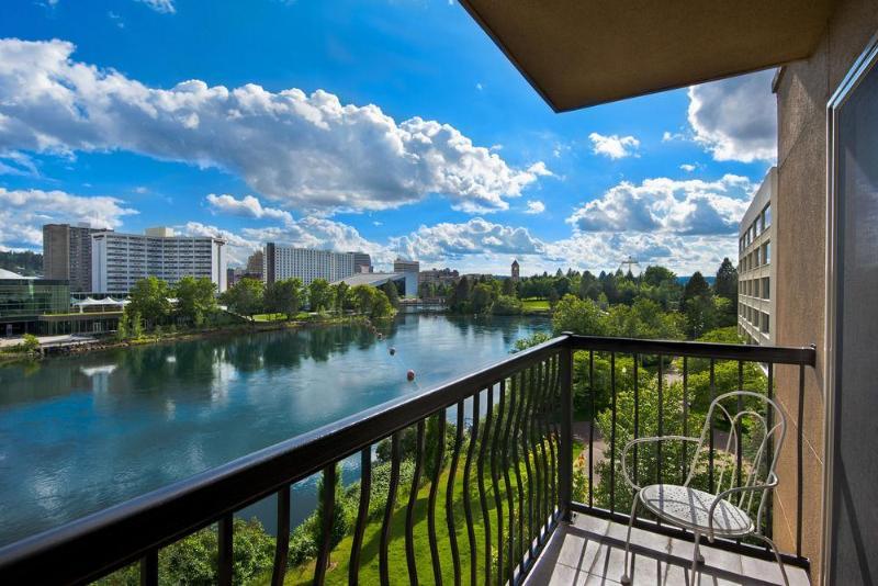 Oxford Suites Spokane Valley Buitenkant foto