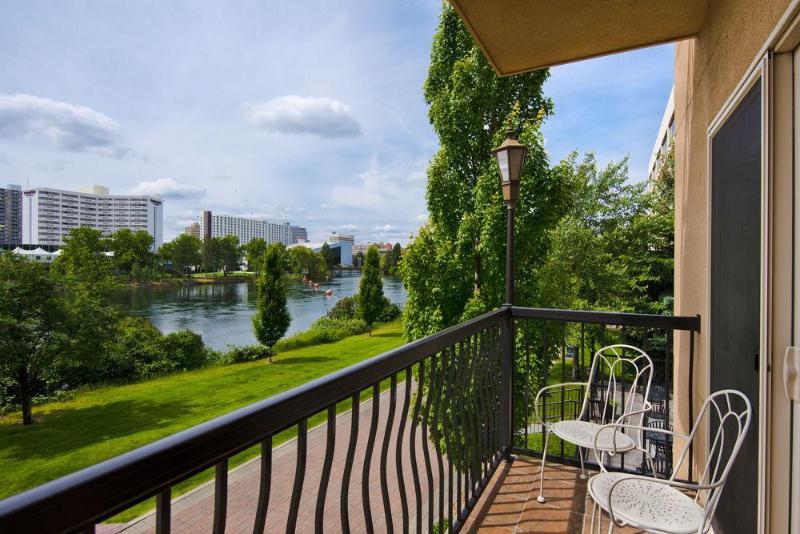 Oxford Suites Spokane Valley Buitenkant foto